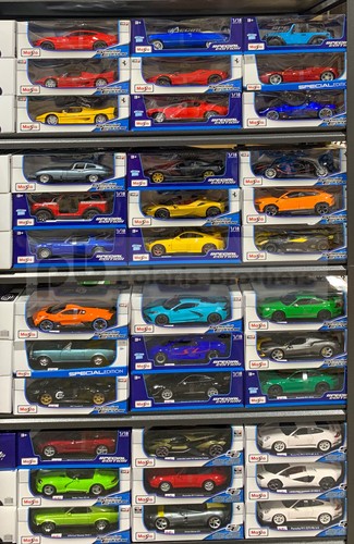 Maisto diecast replica - maisto,
